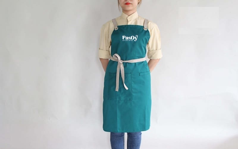 Kích thước tạp dề đóng vai trò quan trọng trong việc đảm bảo sự thoải mái và hiệu quả trong sử dụng