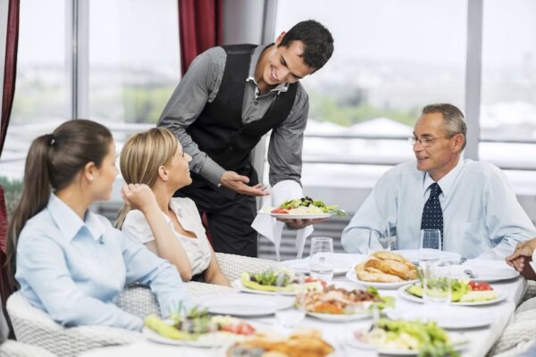 Quy trình phục vụ tiệc buffet tại các nhà hàng, khách sạn rất được chú trọng