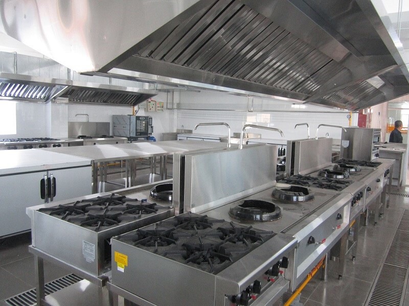 Cần thường xuyên đánh giá quy trình vệ sinh bếp ăn công nghiệp để khắc phục tồn tại