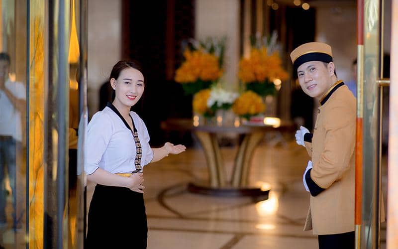 Đồng phục bellman là trang phục cho nhân viên phụ trách việc đón tiếp, hướng dẫn khách