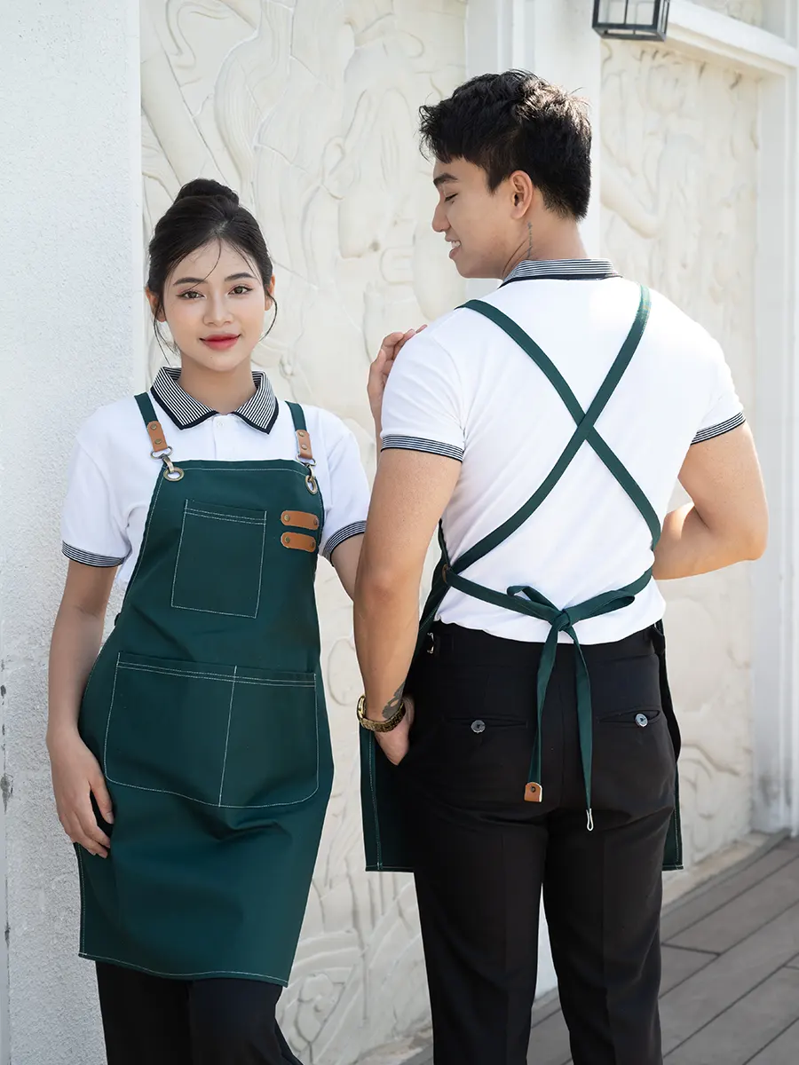 Mẫu tạp dề yếm dây đeo chéo màu xanh tiện dụng