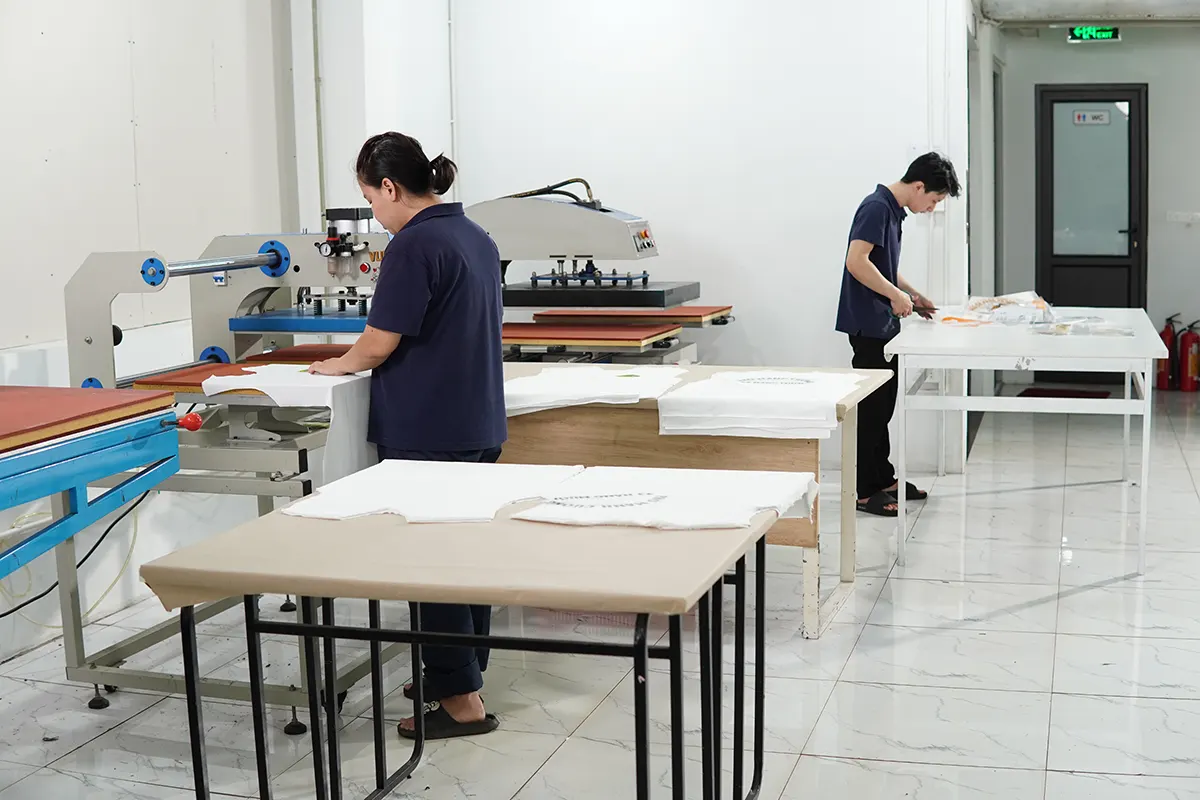 Tạp Dề Thương Hiệu - Đơn vị may đồng phục tạp dề uy tín cho ngành chế biến hải sản