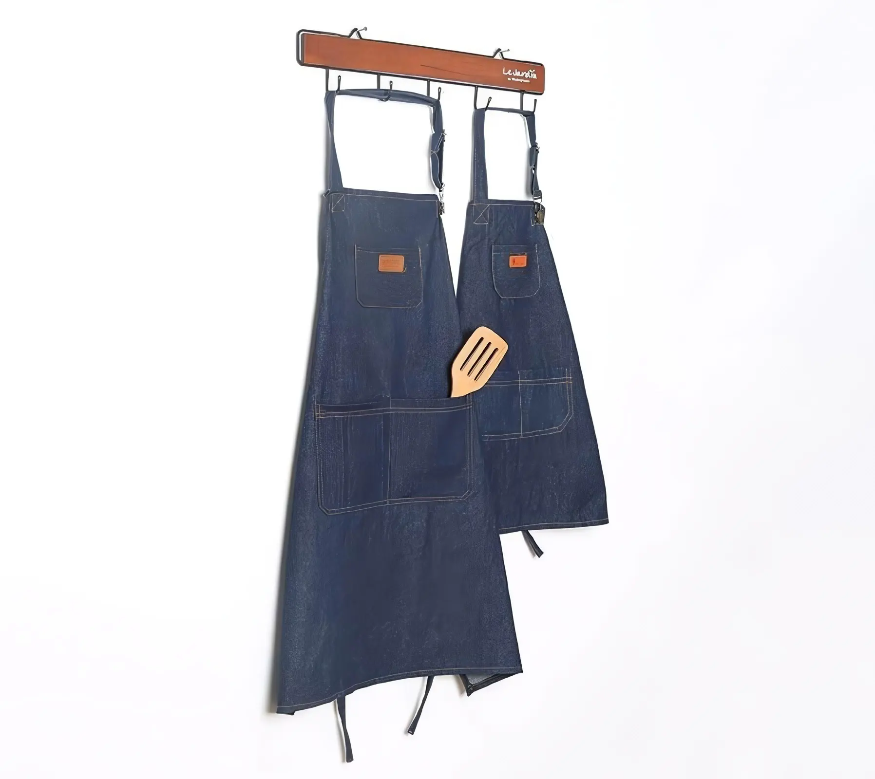 Chất liệu dùng để may tạp dề bền, đẹp, dễ giặt